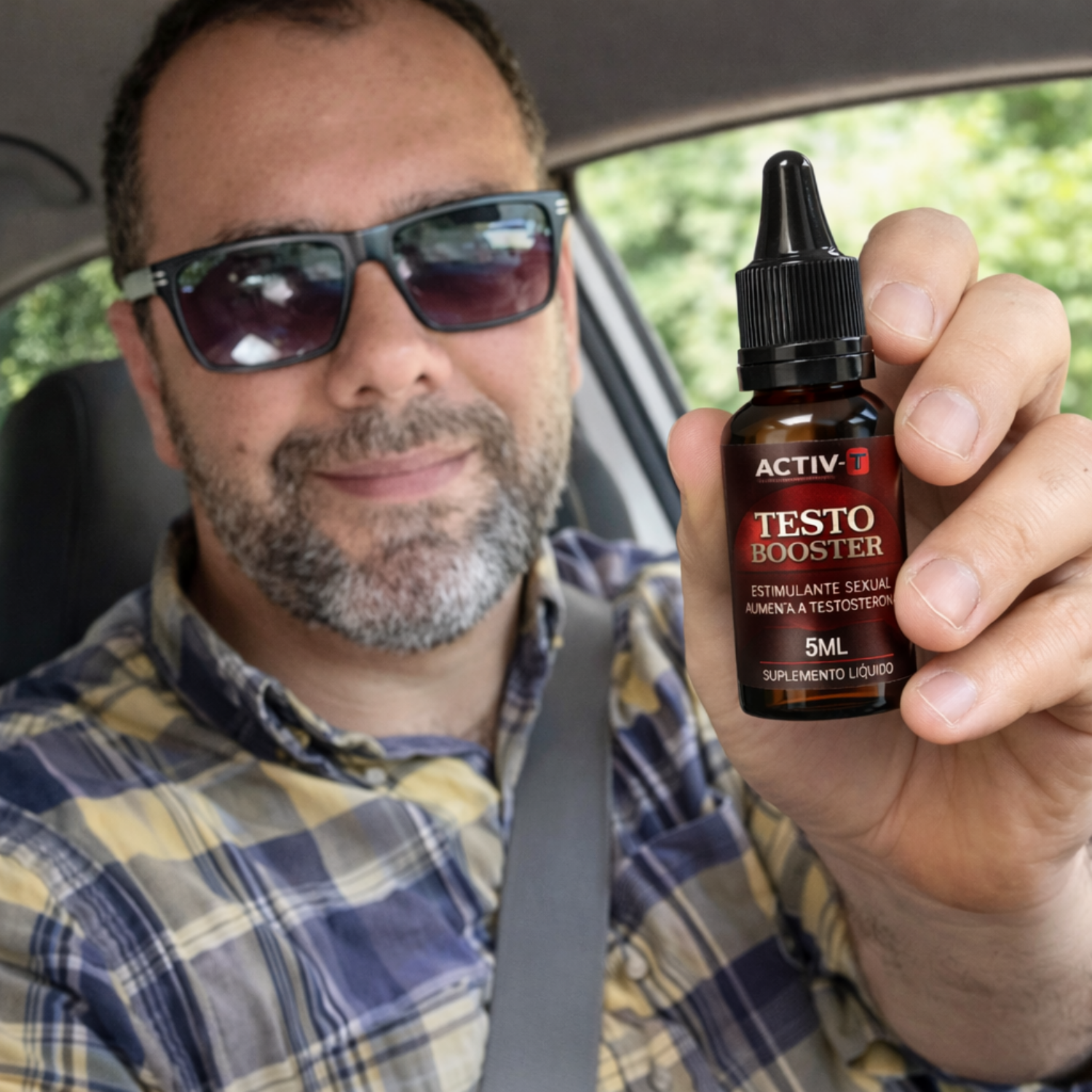 <Foto Mina de 4 Com frasco na mão do cara>